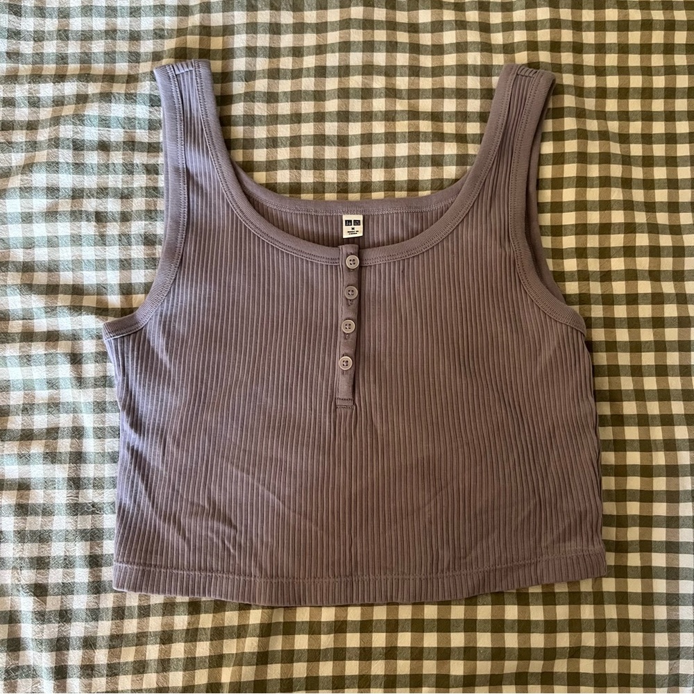 Uniqlo Ribbed Cropped Henley Tank